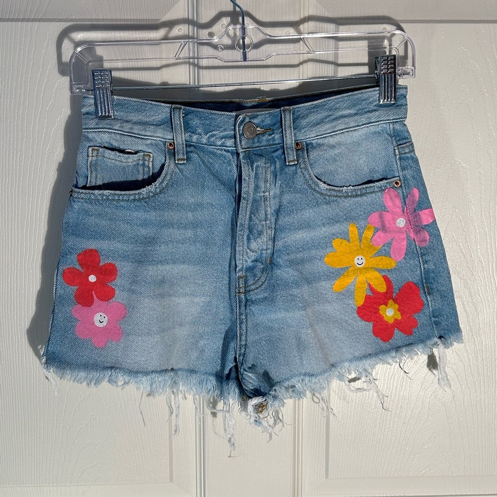Pacsun Flower Jean Shorts. Size 26